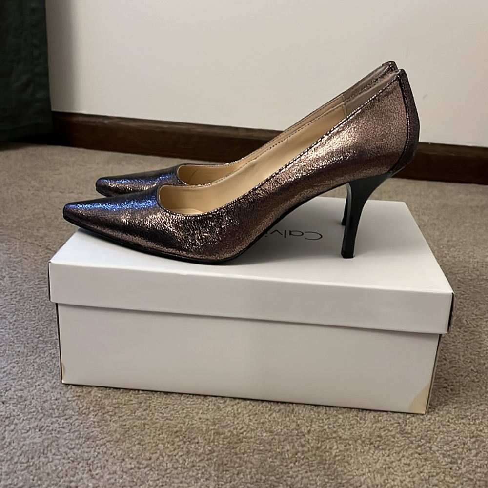 Calvin Klein Crackled Bronze Heels 7.5